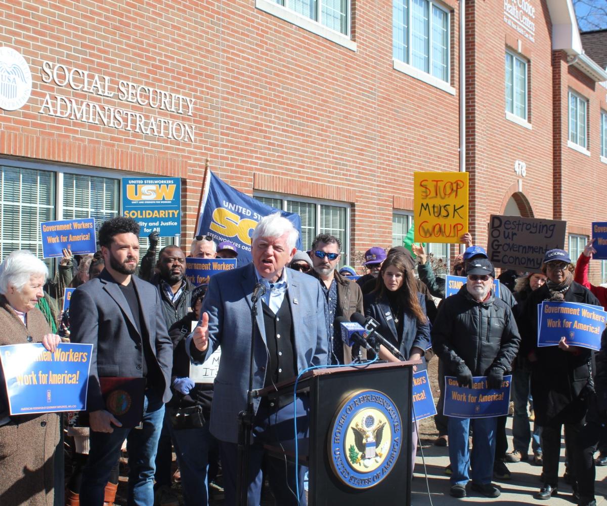 Connecticut Alliance for Retired Americans President Bette Marafino, East Hartford Mayor Connor Martin, Rep. Larson, CSEA SEIU Local 2001 President Travis Woodward, CEA Vice President Joslyn DeLancey, with workers from across the State of Connecticut 