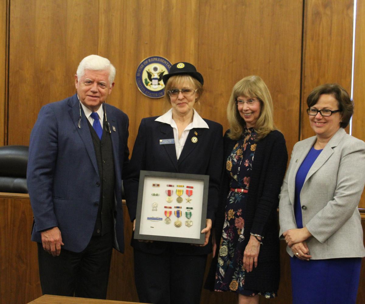 Congressman Larson with Constituents