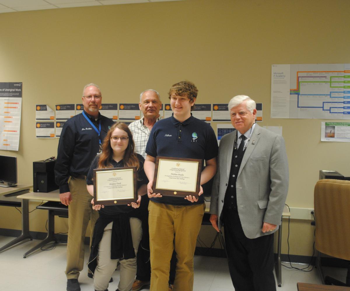 Congressman Larson with Constituents