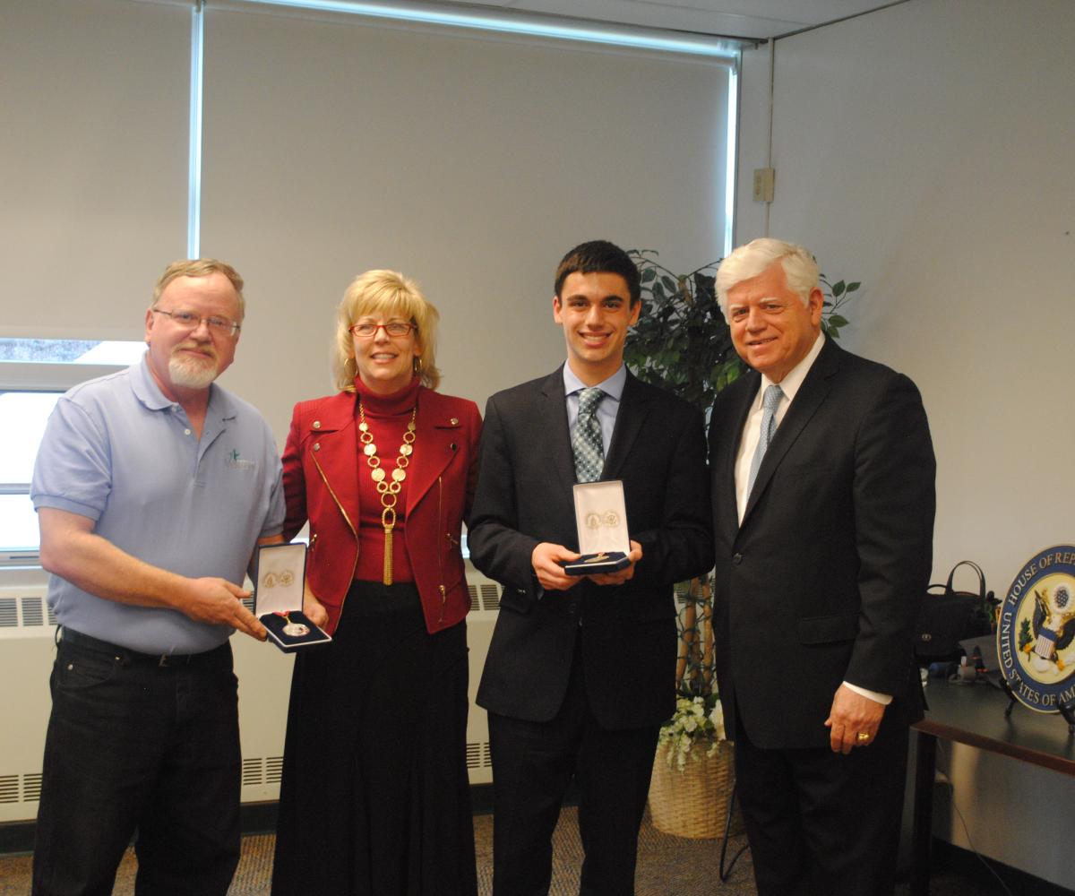 Congressman Larson with Constituents