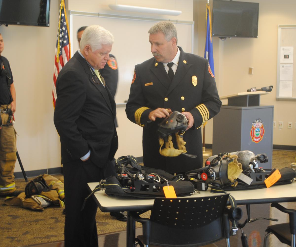 Rep. Larson visits firefighters in East Hartford
