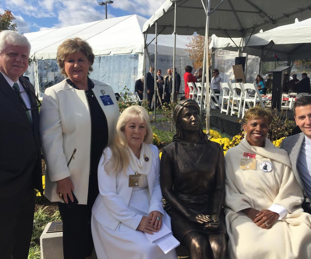 Gold Star Mothers with Artist