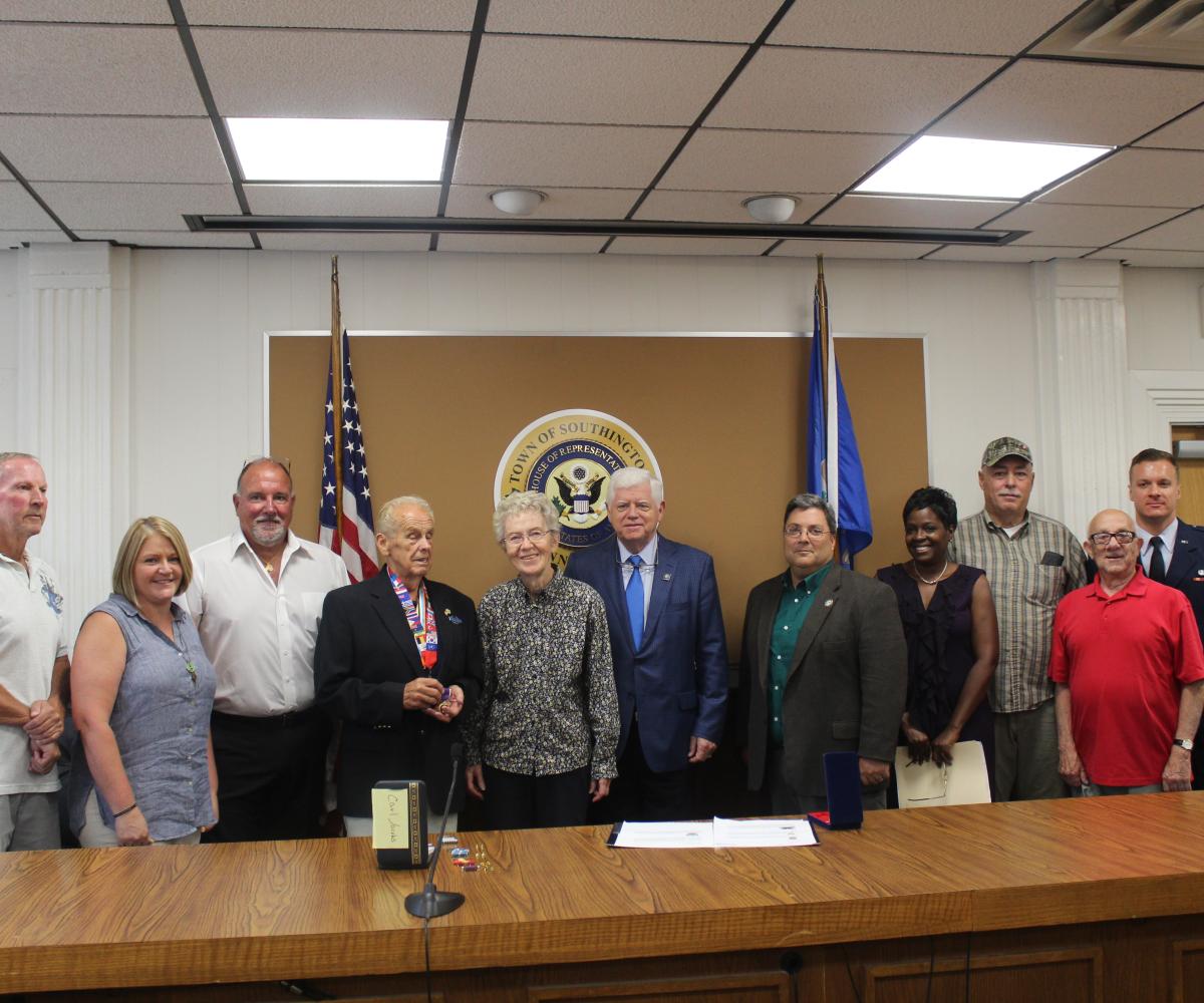 Congressman Larson with Constituents