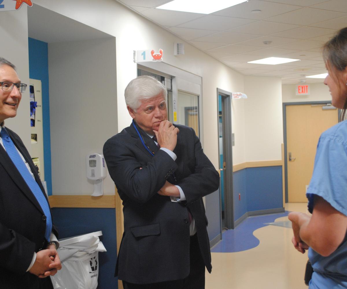 Rep. Larson speaks with doctors at Hartford Children's Hospital 
