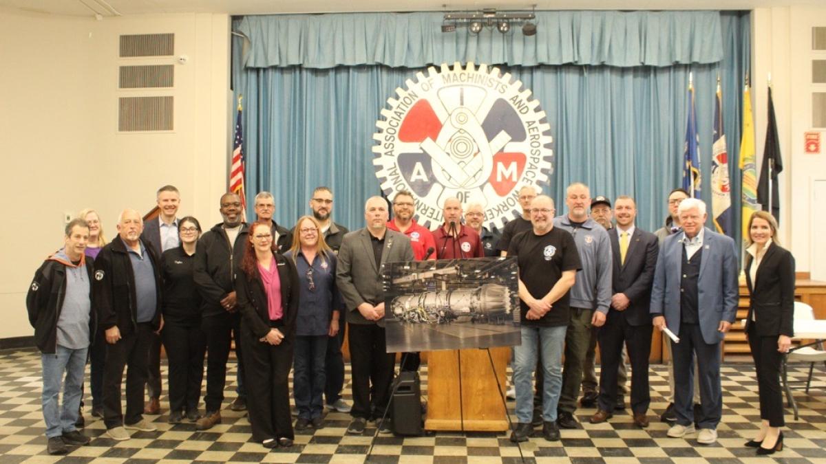 Rep. Larson at the IAM Local Lodge 1746 in East Hartford