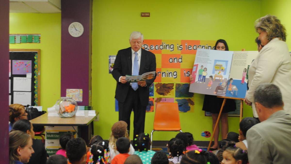 Rep. Larson reads to children at the UConn book launch