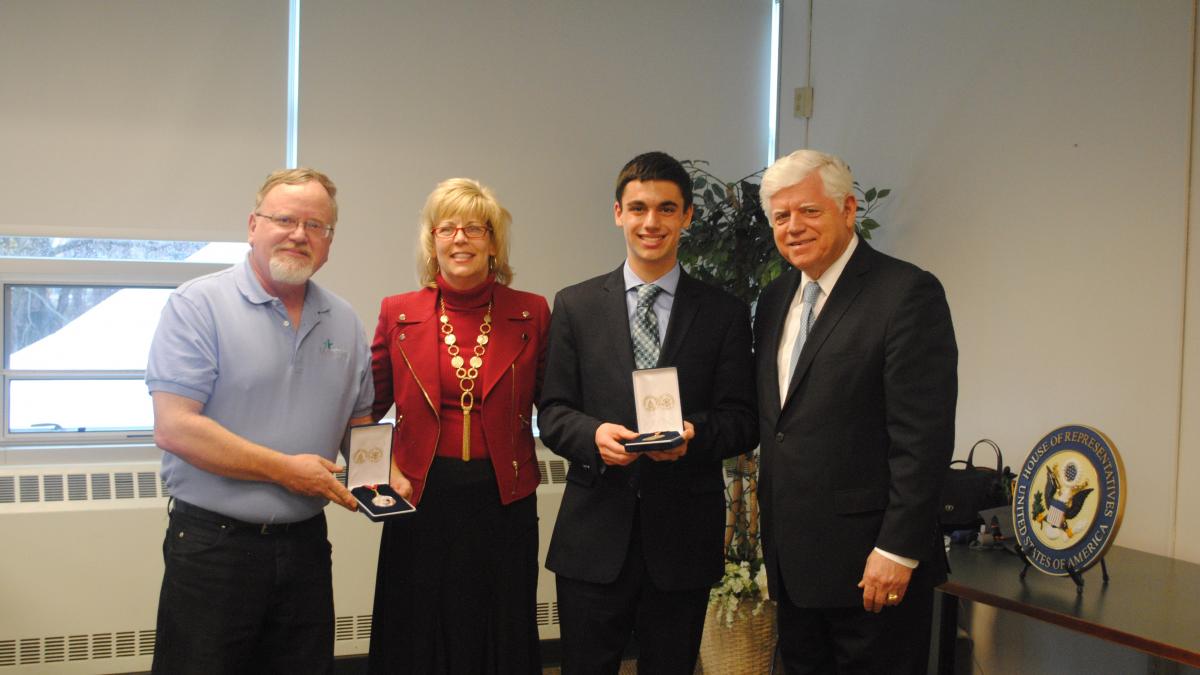 Congressman Larson with Constituents