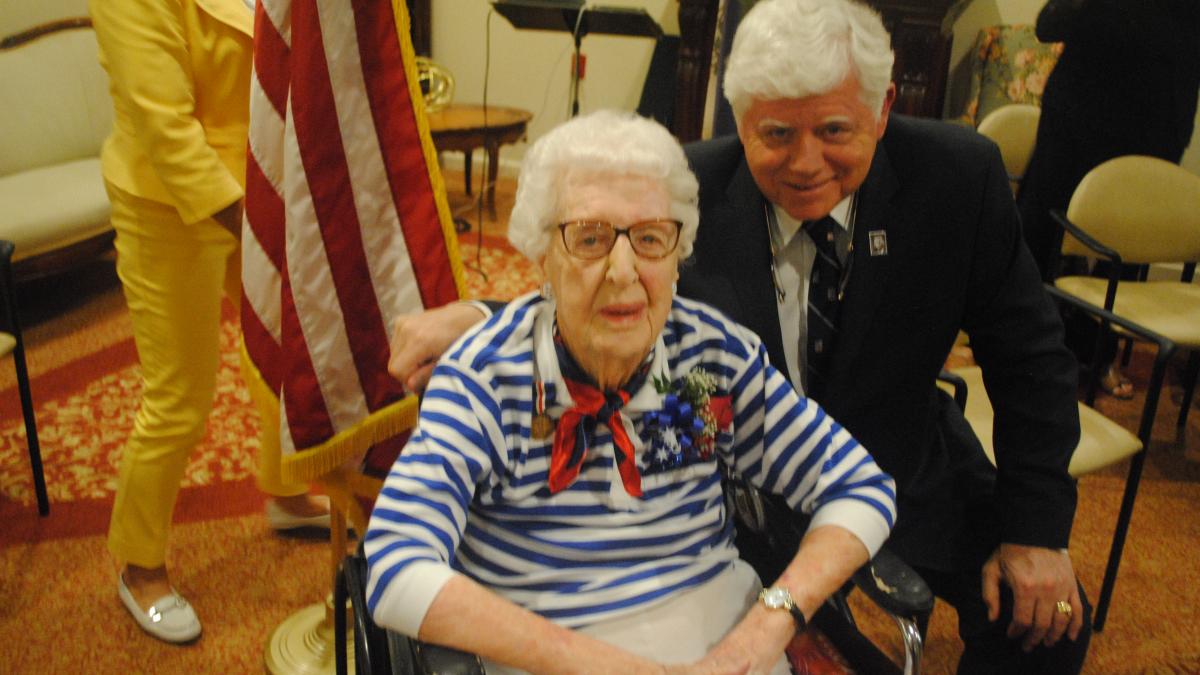 Congressman Larson Seniors