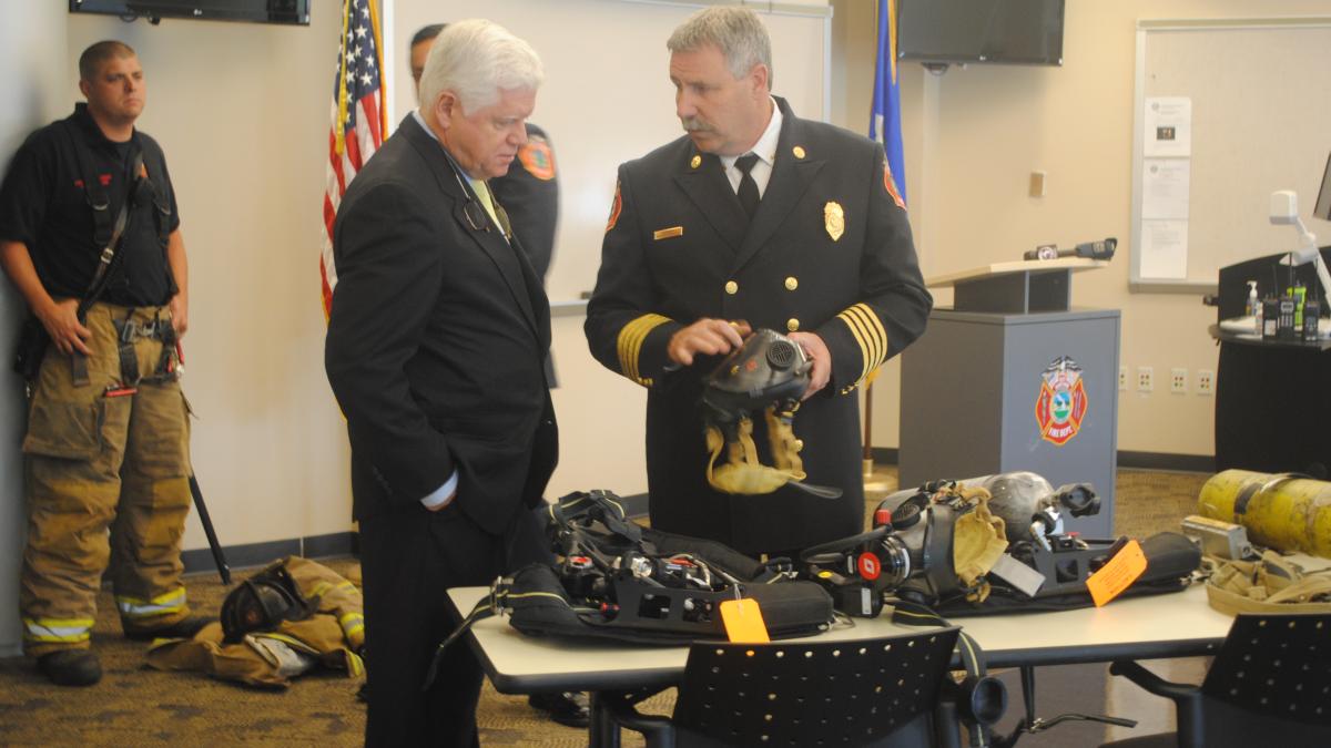 Rep. Larson visits firefighters in East Hartford