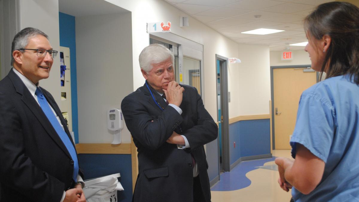 Rep. Larson speaks with doctors at Hartford Children's Hospital 