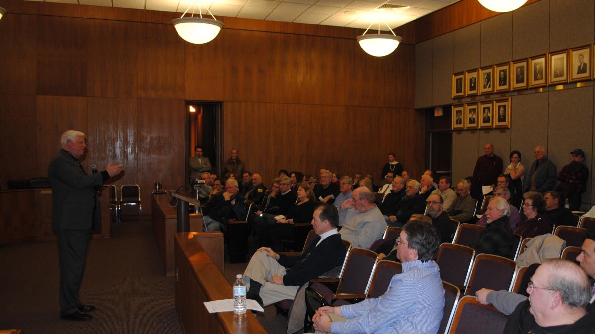 Rep. Larson speaks with constituents in Bristol